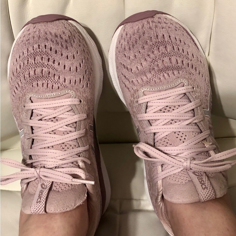 Women’s size 8 (US) ASICS Gel Nimbus 24. - Picture 6 of 10